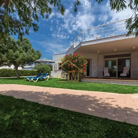 Adele Villa Binibeca