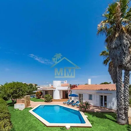 Adele Villa Binibeca