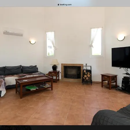 Adele Villa